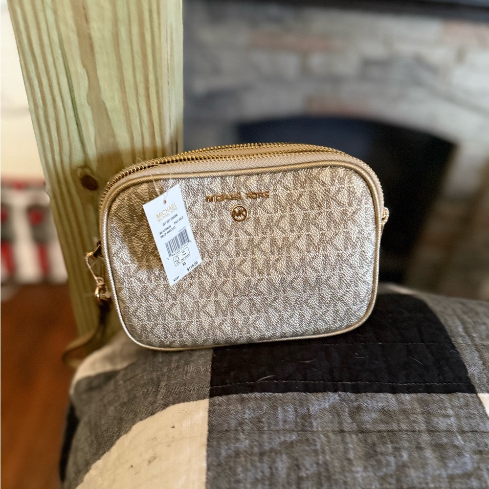 Wristlet
